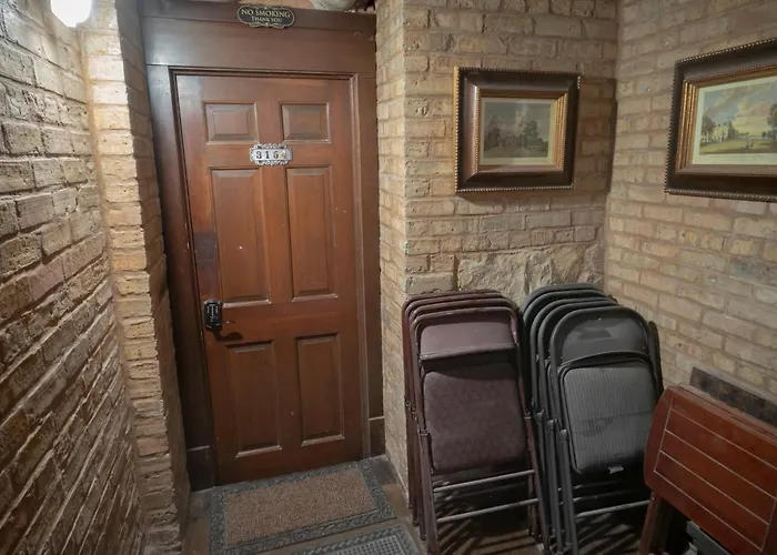 Appartement Inspiring Grotto Sleeps 10-20 Free Tv & Parking Chicago