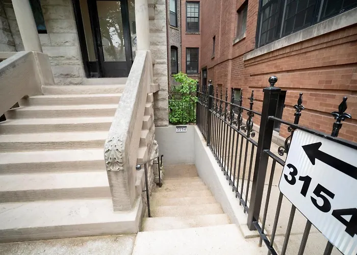 Appartement Inspiring Grotto Sleeps 10-20 Free Tv & Parking Chicago